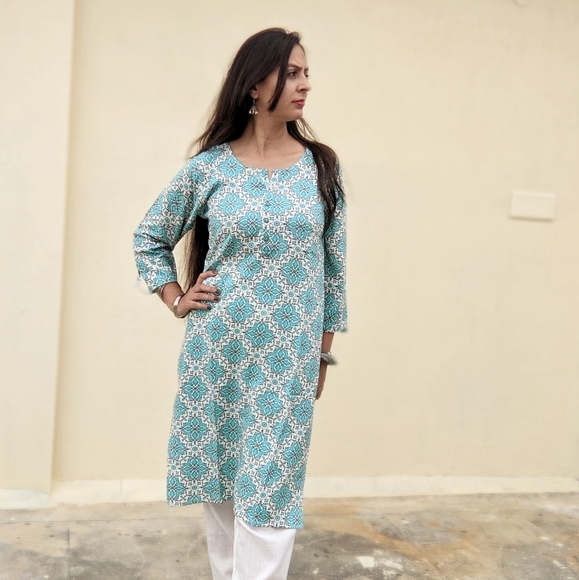 Women Blue Straight Kurta - Picture 5 of 5